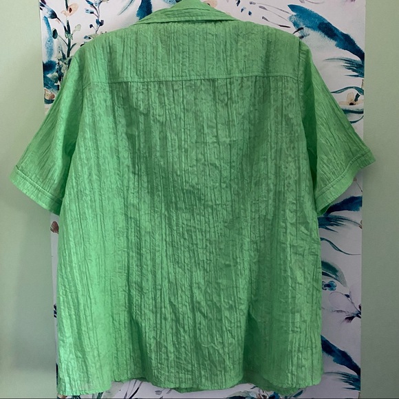 ✨ SOLD✨ green neon top - Picture 6 of 8
